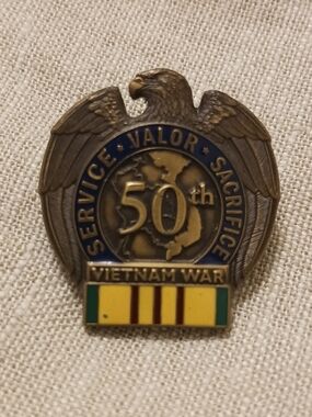 Vietnam War 50th Anniversary Eagle Service Valor Sacrifice Pin